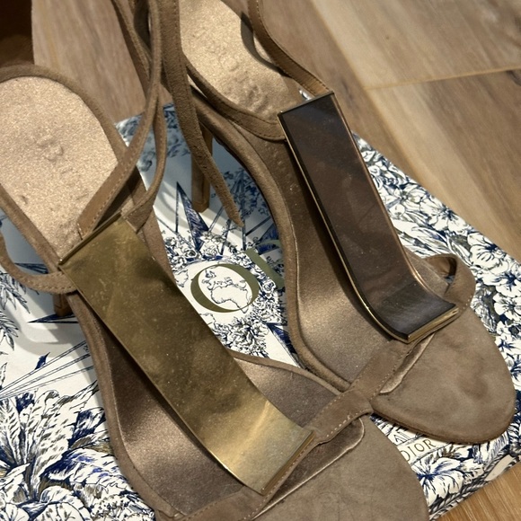 Burberry heels never worn - Picture 6 of 6